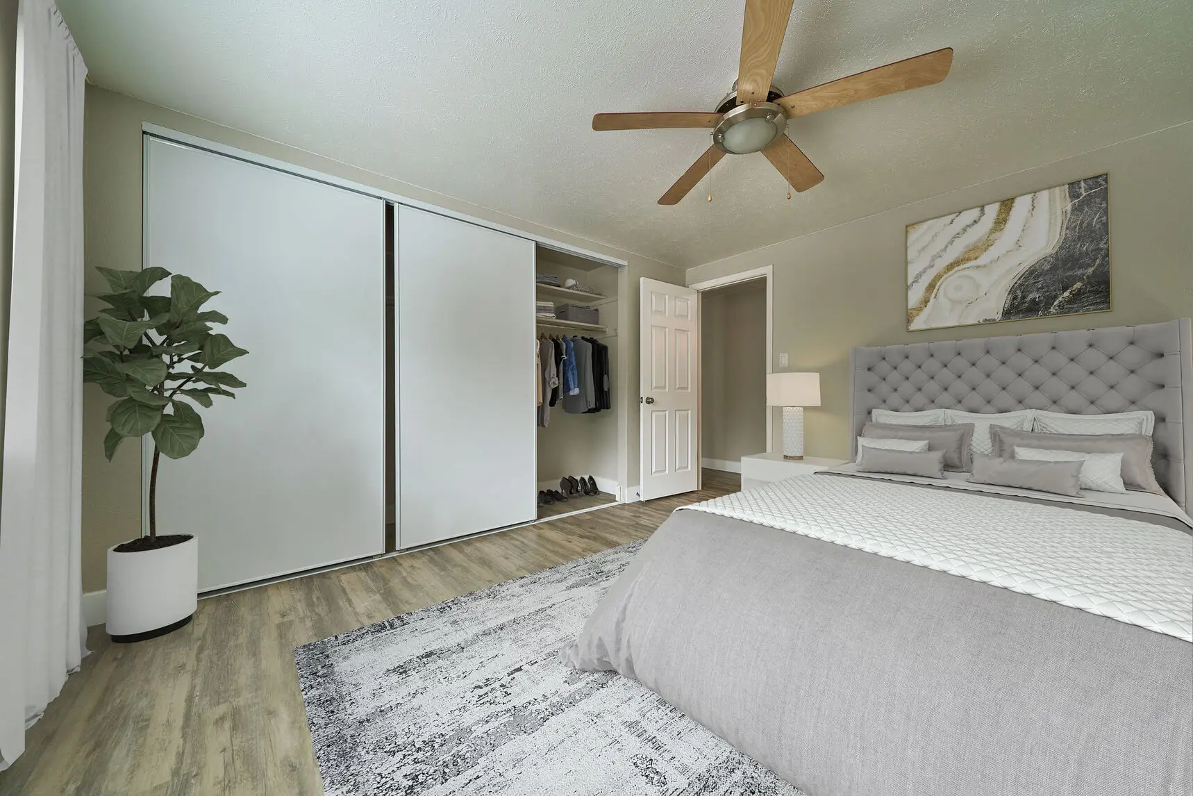 Bedroom with ceiling fan