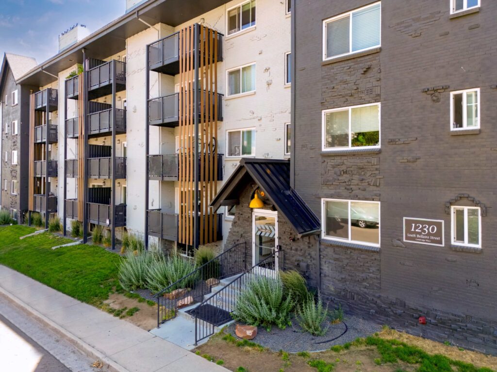 Building exterior of Cambridge Place Denver apartments for rent